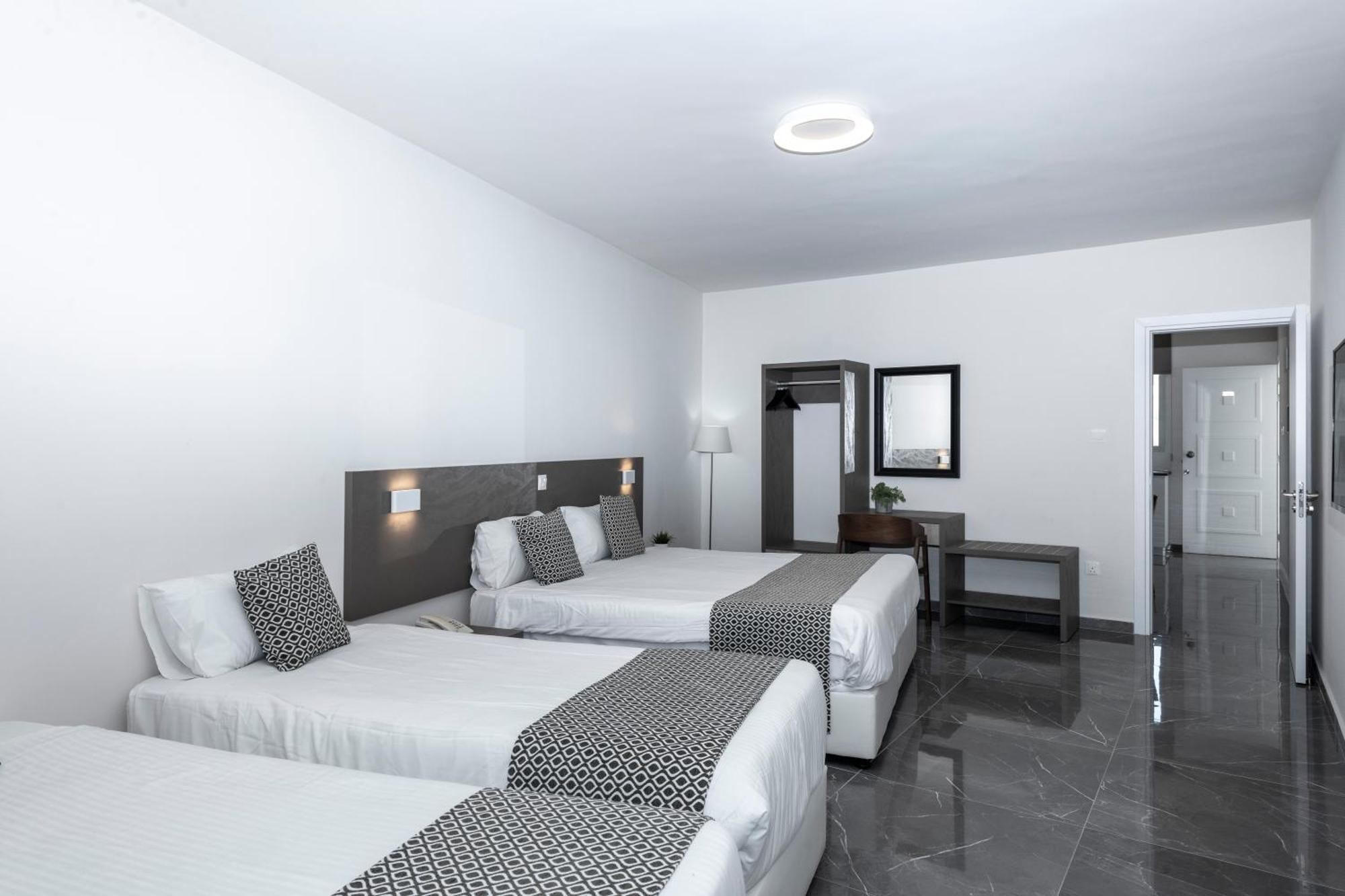 Blazer Residence Larnaca Luaran gambar
